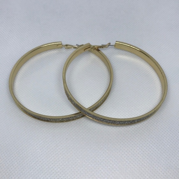 SILVER SPARKLE EARRINGS ✨✨✨ - Picture 3 of 4